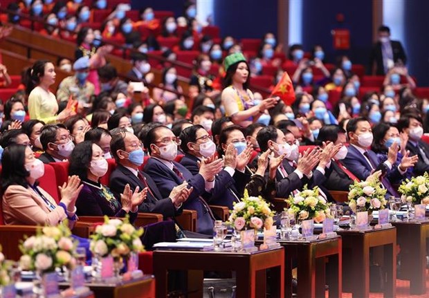 Торжественно открылся 13-и национальныи Съезд женщин hinh anh 3