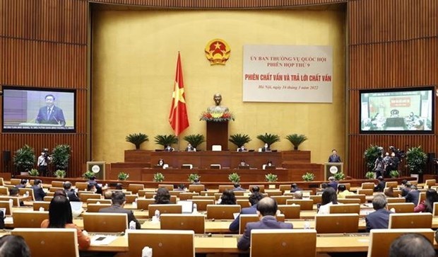 Министров опросили по вопросам промышленности и торговли, природных ресурсов и экологии hinh anh 1