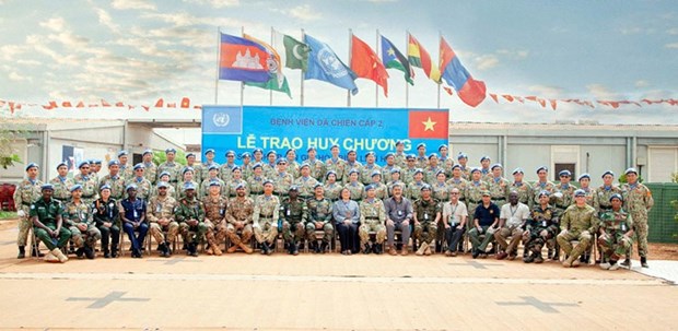 Полевои госпиталь 2-го уровня во Вьетнаме, ротация 3, получает медали ООН hinh anh 2
