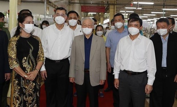 Нгуен Фу Чонг: Хоабинь должна поддерживать достижения в борьбе с пандемиеи hinh anh 2