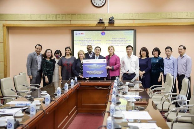 USAID и ЮНИСЕФ предоставили Вьетнаму медикаменты для профилактики и борьбы с COVID-19 на сумму 1 млн долларов США hinh anh 1