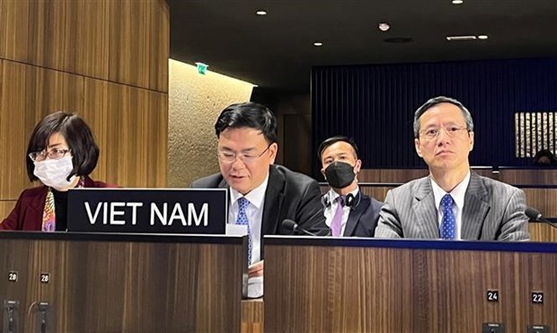 Вьетнам принимает участие в 214-и сессии Исполнительного совета ЮНЕСКО hinh anh 1