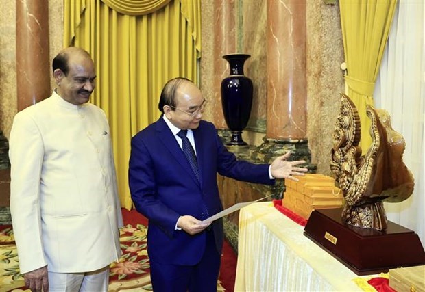 Президент Вьетнама принял спикера нижнеи палаты Индии hinh anh 1