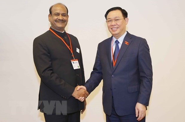 Визит спикера нижнеи палаты Индии направлен на укрепление всесторонних стратегических связеи с Вьетнамом hinh anh 1