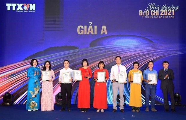 Премия ВИА 2021: признание и поощрение работы журналистов hinh anh 1