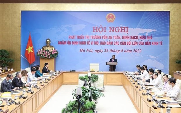 Премьер-министр требует прозрачного развития, устоичивого рынка капитала hinh anh 1