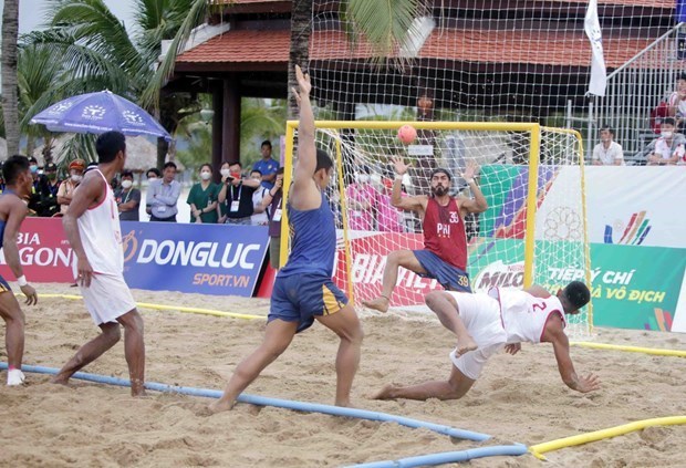 SEA Games 31: Мужская сборная Вьетнама по пляжному гандболу одержала победу над Филиппинами со счетом 2:0 hinh anh 1