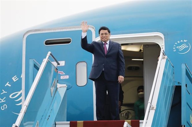 Премьер-министр Фам Минь Тьинь отбыл в США на специальныи саммит АСЕАН-США hinh anh 1