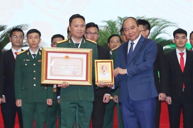 Вручена премия им. Хо Ши Мина за науку и технику в области военнои и национальнои обороны hinh anh 1