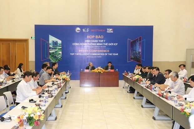 В Биньзыонге проводится мероприятие, посвященное объявлению топ-7 «умных» сообществ hinh anh 2