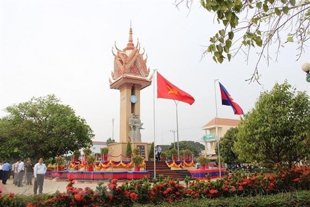 Вьетнам и Камбоджа укрепляют солидарность, чтобы отдать уважение жертвам предшественников hinh anh 1