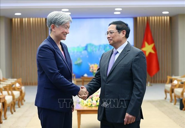 Премьер-министр Фам Минь Тьинь принял министра иностранных дел Австралии Пенни Вонг hinh anh 1