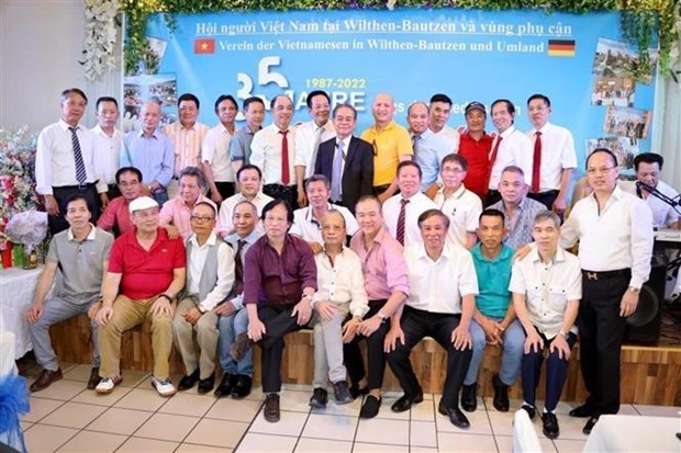 Встреча рассказывает о 35-летнем трудовом сотрудничестве Вьетнама и Германии hinh anh 1