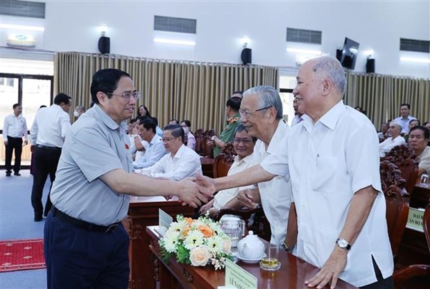 Премьер-министр Фам Минь Тьинь встретился с избирателями в городе Кантхо hinh anh 1