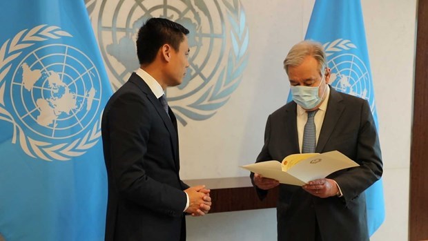 Вьетнам надеется на помощь Генерального секретаря ООН в борьбе с изменением климата hinh anh 1