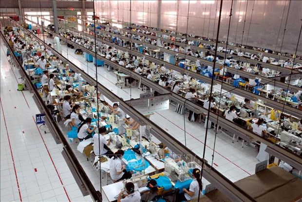 Несмотря на трудности, экспорт текстиля и одежды двигается к цели 43 миллиарда долларов США hinh anh 2