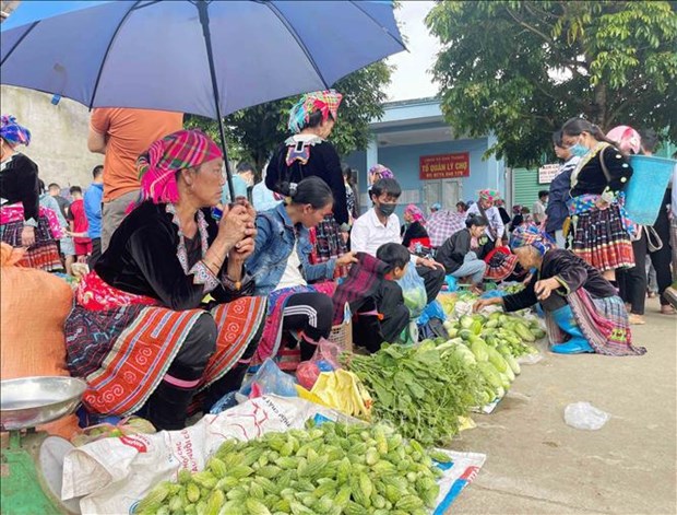 Ярмарки в Лаичау – колорит культуры этнических народностеи во Вьетнаме hinh anh 2