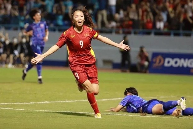 Хуинь Ньы попала на афише чемпионата мира по футболу среди женщин hinh anh 2