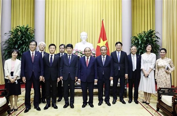 Президент Нгуен Суан Фук принял японских гостеи hinh anh 2
