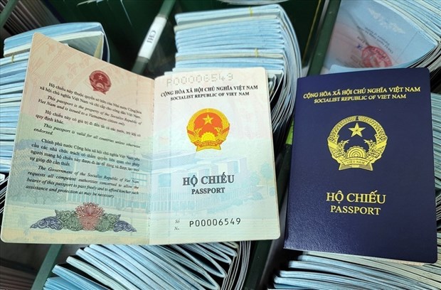 Испания принимает вьетнамские паспорта нового образца hinh anh 1