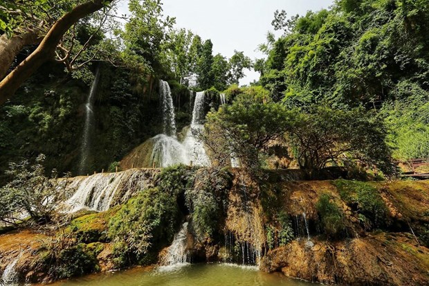 Выпуск коллекции марок о 4 знаменитых водопадах Вьетнама hinh anh 1