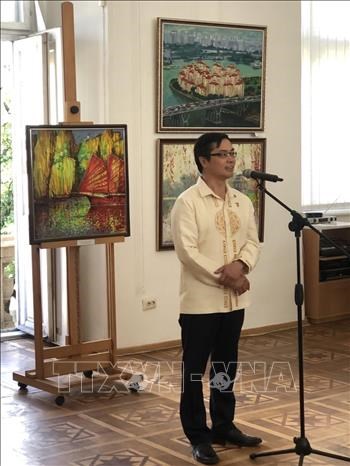 Выставка вьетнамскои живописи в Украине hinh anh 1
