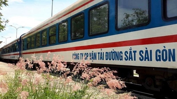 Дешевые билеты на самолеты и поезда по туристическим направлениям предлагаются в День независимости Вьетнама hinh anh 2