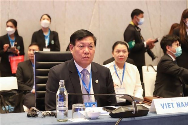 Вьетнам поделился опытом балансировки целеи здравоохранения и экономики на встрече АТЭС hinh anh 2
