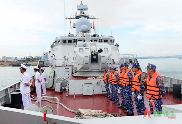 Вьетнамскии военныи корабль начал свои визит в Индонезию hinh anh 2