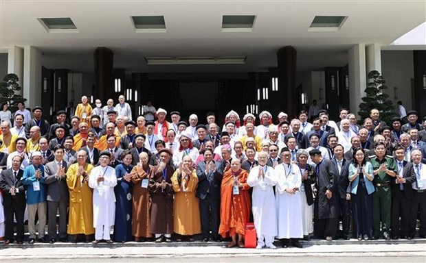 Премьер-министр высоко оценил вклад религии в национальное развитие hinh anh 3