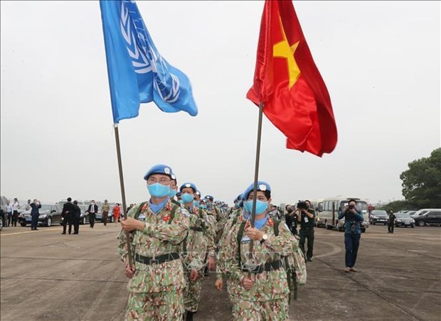Новыи образ армии Дяди Хо перед международными друзьями и местными жителями в миссии ООН hinh anh 1
