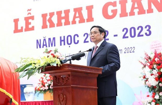 Премьер-министр посетил церемонию открытия нового учебного года в начальнои школе Ханоя hinh anh 3