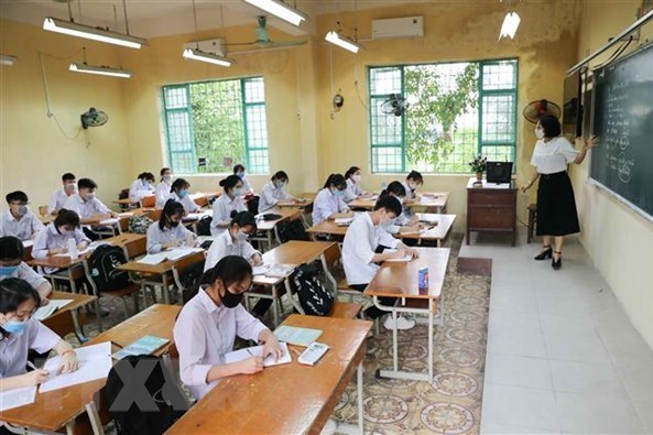Куангнинь потратила почти 1 трлн. донгов на модернизацию школ и поддержку учащихся hinh anh 1