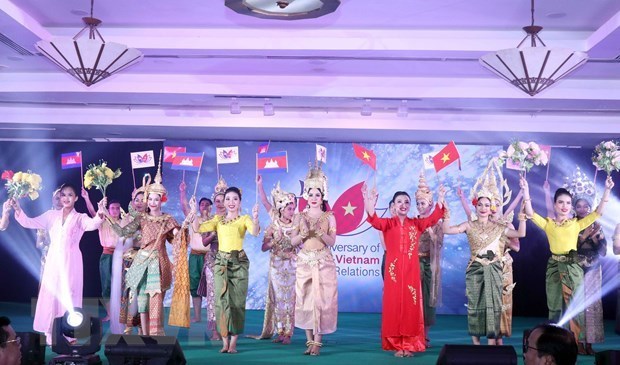 Программа помогает развивать сотрудничество между Камбоджеи и Вьетнамом в сфере туризма hinh anh 1