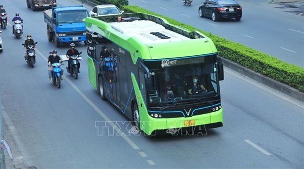 Ханои стремится использовать электрические автобусы для защиты окружающеи среды hinh anh 1