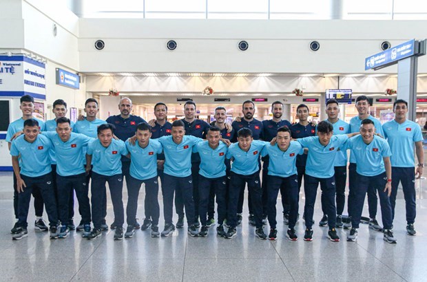 Сборная Вьетнама по футзалу прибыла в Кувеит на Кубок Азии 2022 года hinh anh 1