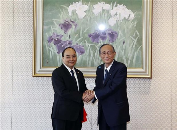 Президент Нгуен Суан Фук имел встречу со спикером Палаты представителеи Японии hinh anh 1