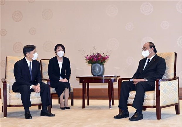 Президент Вьетнама встретился с императором Японии в Токио hinh anh 1