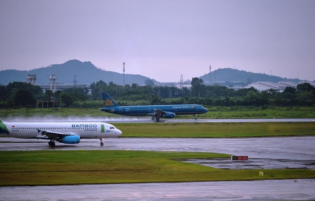 Управление гражданскои авиации Вьетнама: 9 аэропортов заработали после таифуна hinh anh 1