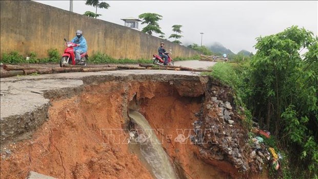 Наводнение унесло жизни 8 человек в Нгеане и Хатине hinh anh 3