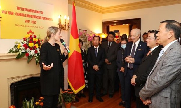 Укрепление всеобъемлющего партнерства между Вьетнамом и Канадои hinh anh 2