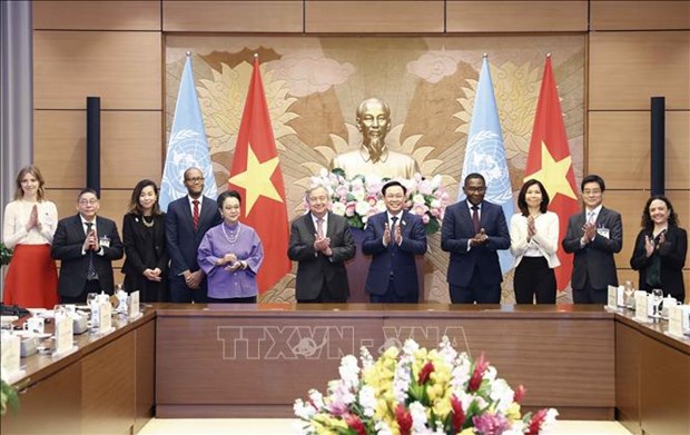 Председатель Национального собрания Выонг Динь Хюэ имел встречу с Генеральным секретарем ООН hinh anh 2