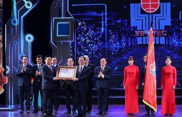 Награждены лауреаты премии в области науки и технологии, инновации hinh anh 1