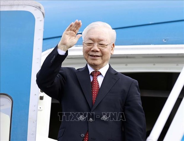 Генеральныи секретарь ЦК КПВ Нгуен Фу Чонг отбыл с официальным визитом в Китаискую Народную Республику. hinh anh 1