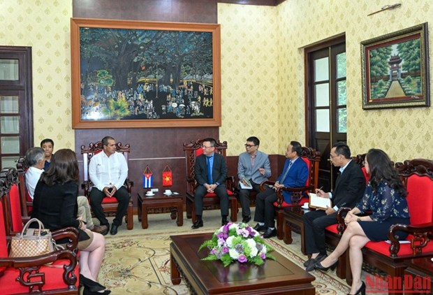 Вьетнам расширяет сотрудничество с прессои Кубы и РК hinh anh 1