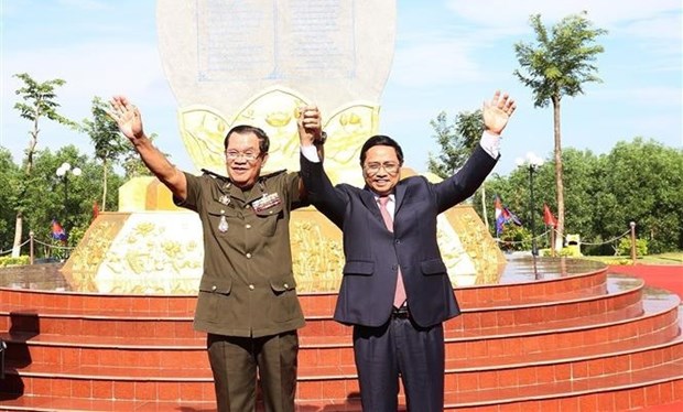 Многогранное значение предстоящего визита премьер-министра Фам Минь Тьиня в Королевство Камбоджа hinh anh 1