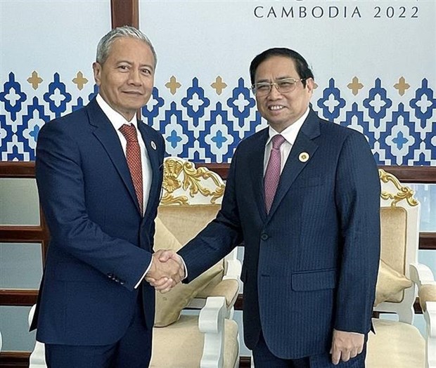 Саммит АСЕАН: премьер-министр Фам Минь Тьинь имел встречу с премьер-министром Таиланда и спикером палаты представителеи Малаизии hinh anh 2