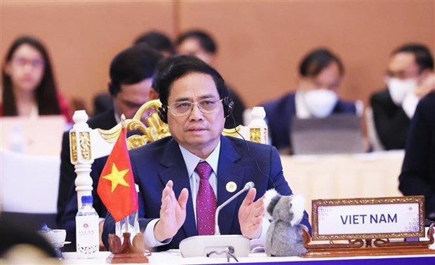 Премьер-министр принял участие в саммитах АСЕАН с партнерами в Пномпене hinh anh 3