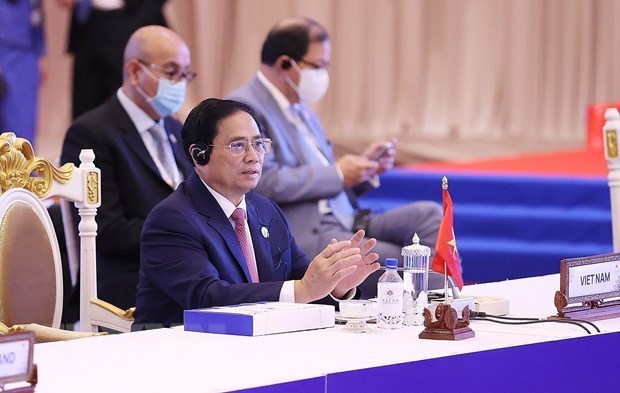 Министр иностранных дел отметил успех официального визита премьер-министра в Камбоджу hinh anh 2