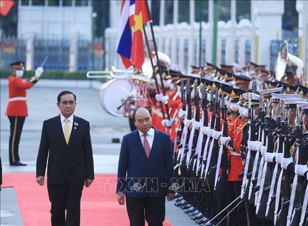 Церемония встречи президента Вьетнама Нгуен Суан Фука, находящегося с официальным визитом в Таиланде hinh anh 1